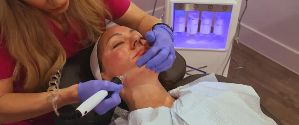 AquaFirme XS-The Ultimate Hydrating Facial