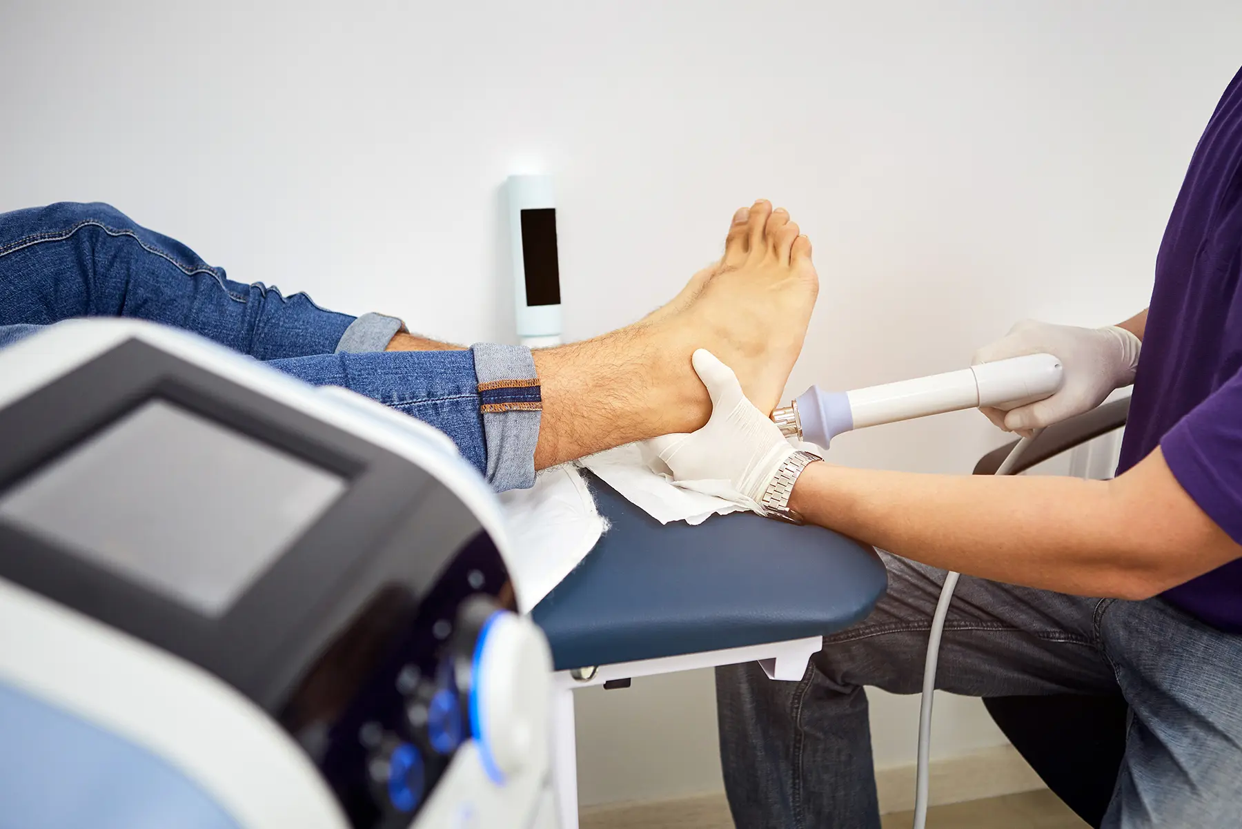 Shockwave Therapy for Plantar Fasciitis: A Non-Invasive Solution