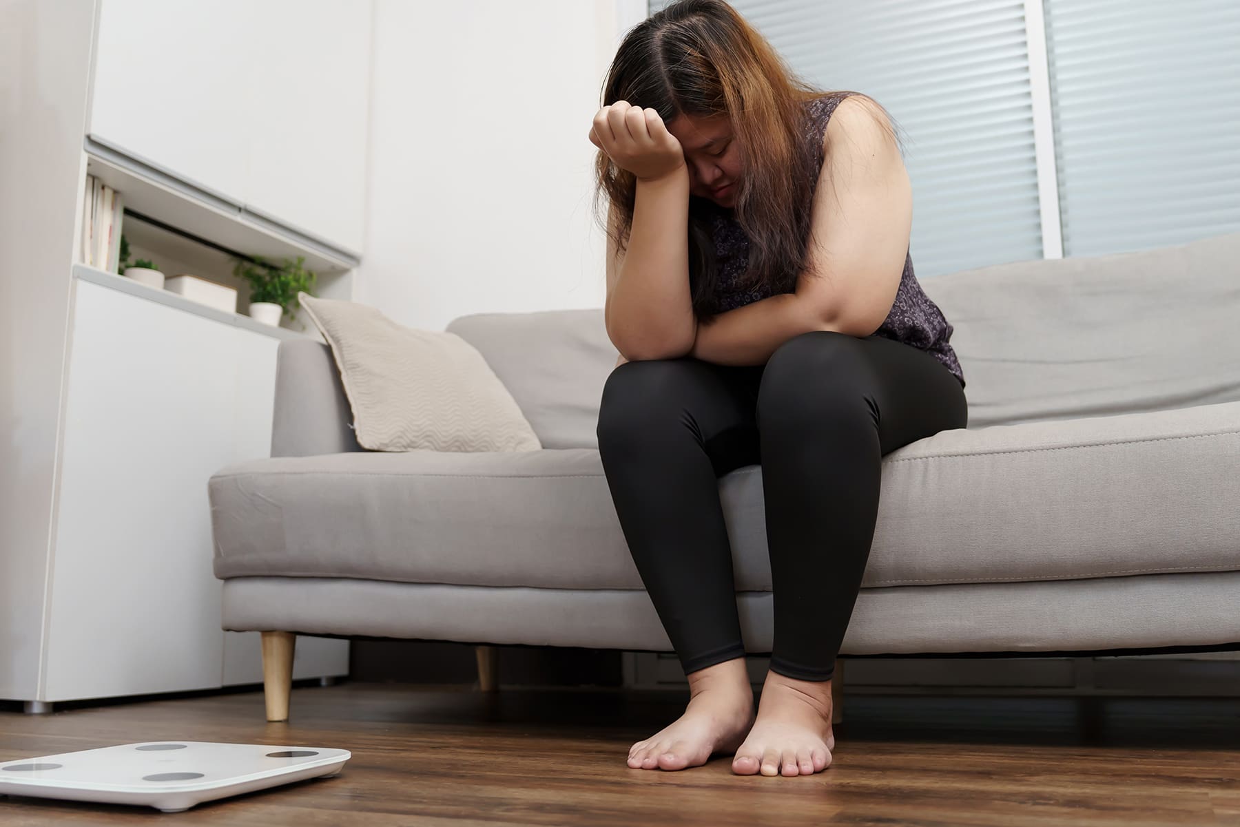 How to Lose Weight When You’re Living with Chronic Pain and Fatigue